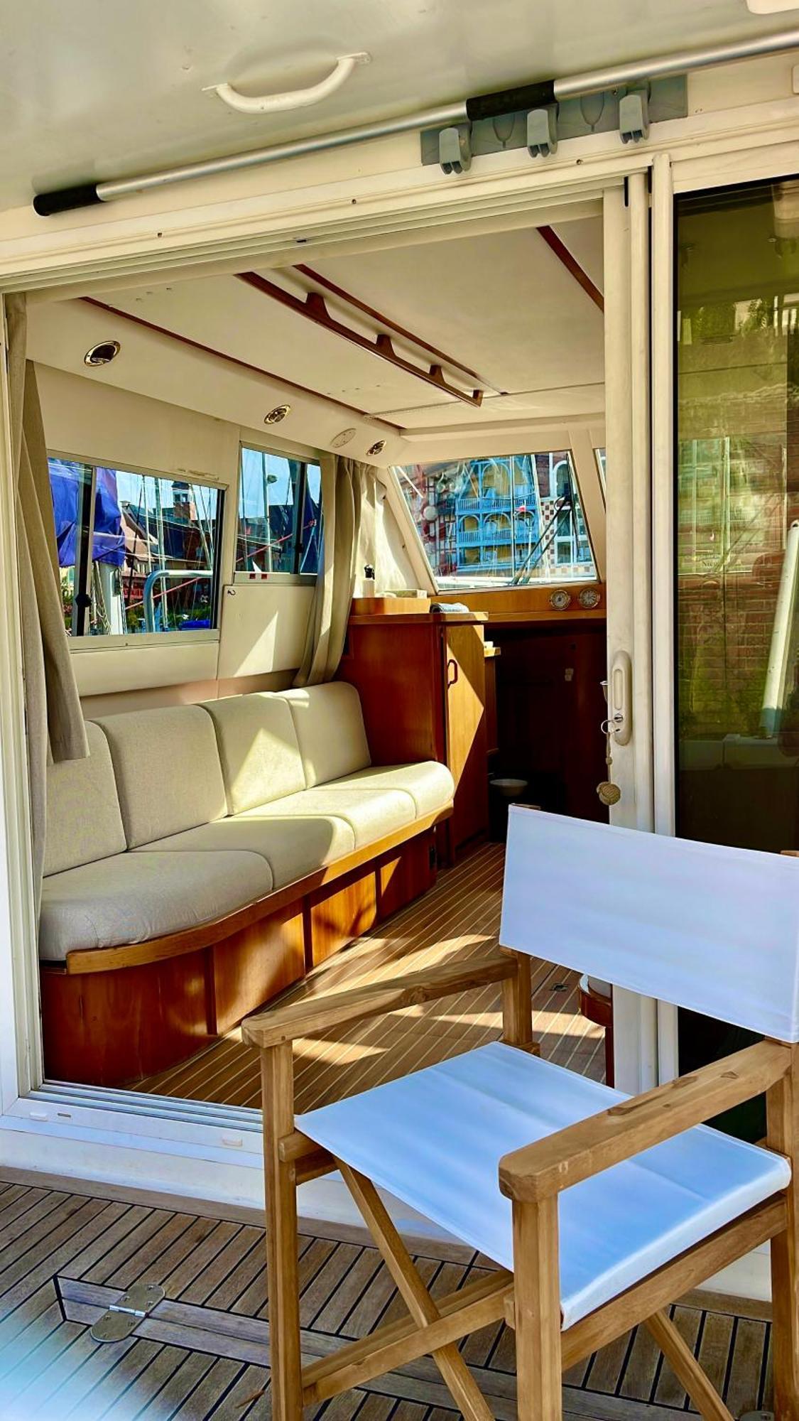 Yacht 多维尔 外观 照片