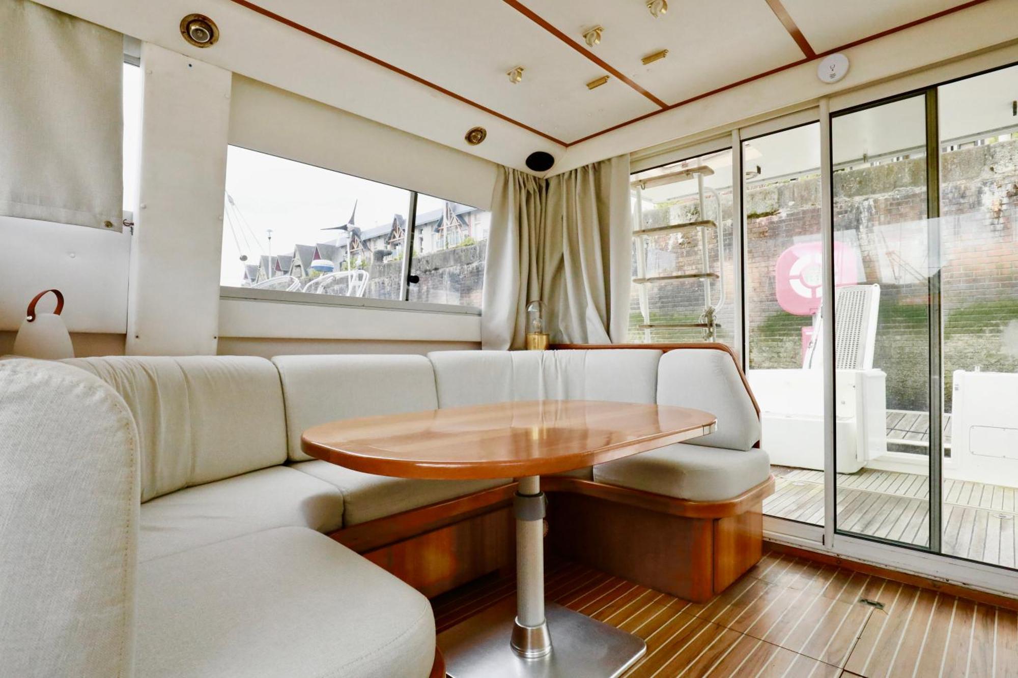 Yacht 多维尔 外观 照片
